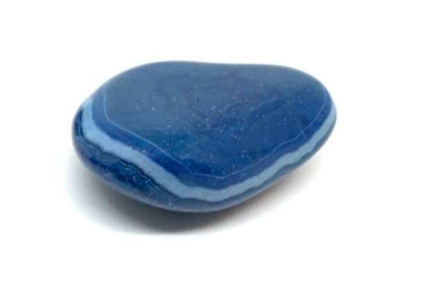 Comment reconnaitre ma pierre bleu foncée ? agate bleue